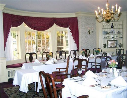 Montague Inn Saginaw Restaurant foto