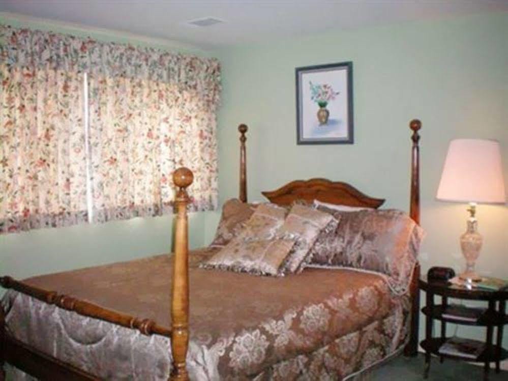 Montague Inn Saginaw Exterior foto